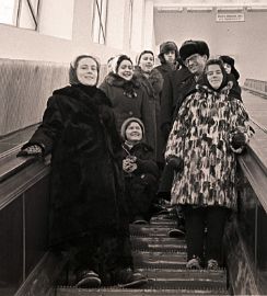 1963: Астрометристы на станции метро Ленинские горы