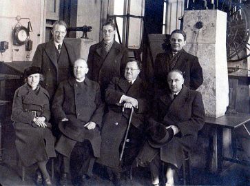К. Лундмарк с коллегами в Краснопресненской обсерватории, 1936 г Группа шведских астрономов в гостях в Краснопресненской обсерватории. К. Лундмарк сидит второй справа.