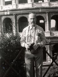 Николай Геннадиевич Бочкарёв у Колизея в Риме