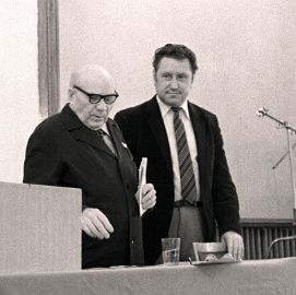 Куликов К.А. и Аксёнов Е.П. На учёном совете 1982 г.
