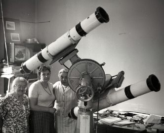 Макарова, Якунина и Делоне С аппаратурой к затмению 1996 г.